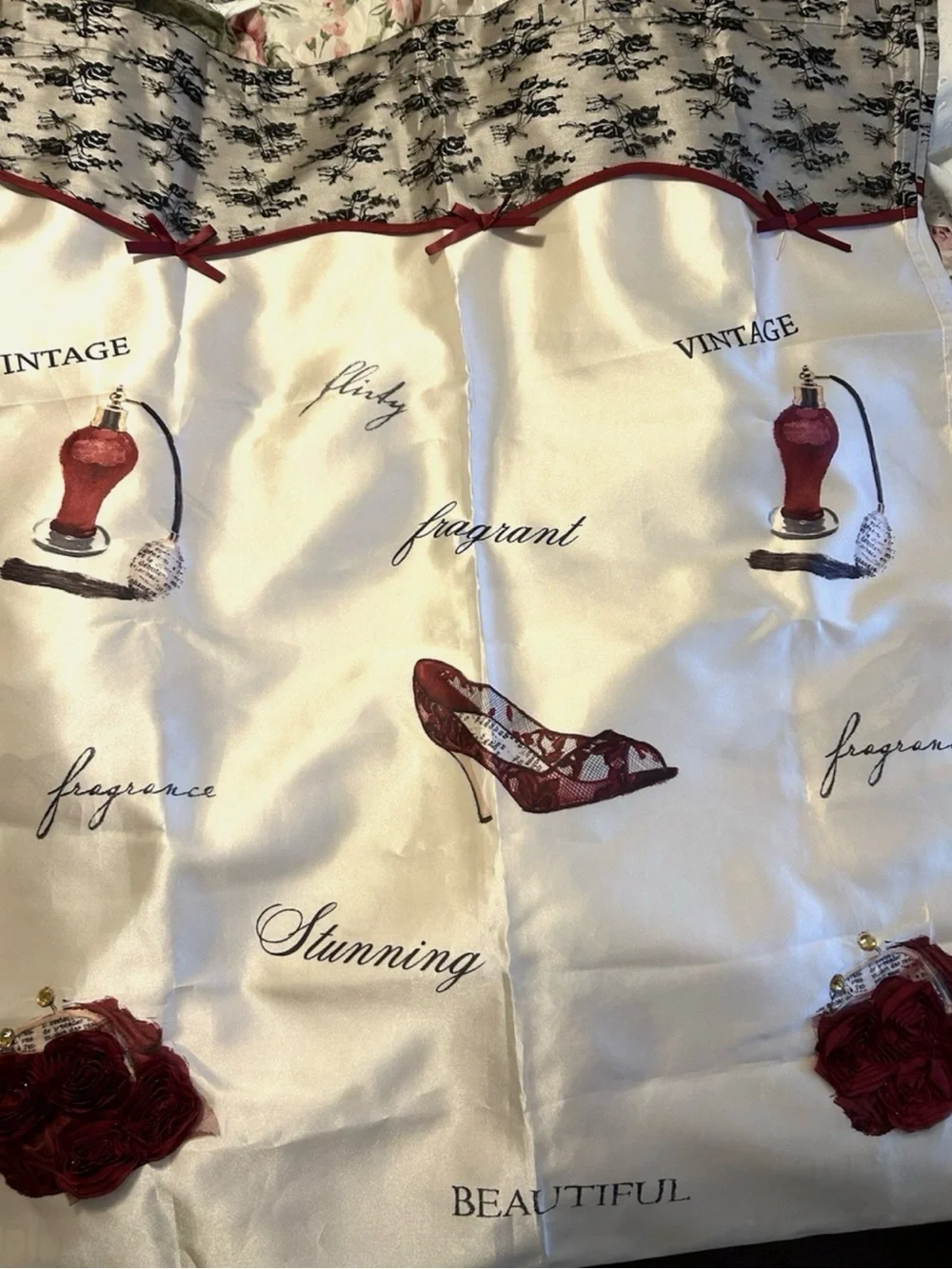 Avanti Cream and Burgundy Couture Shower Curtain